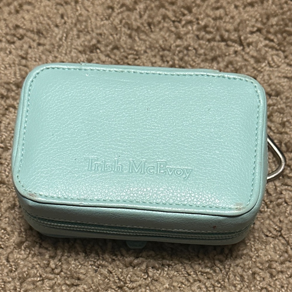 Trish McEvoy Aqua Leather Organizer